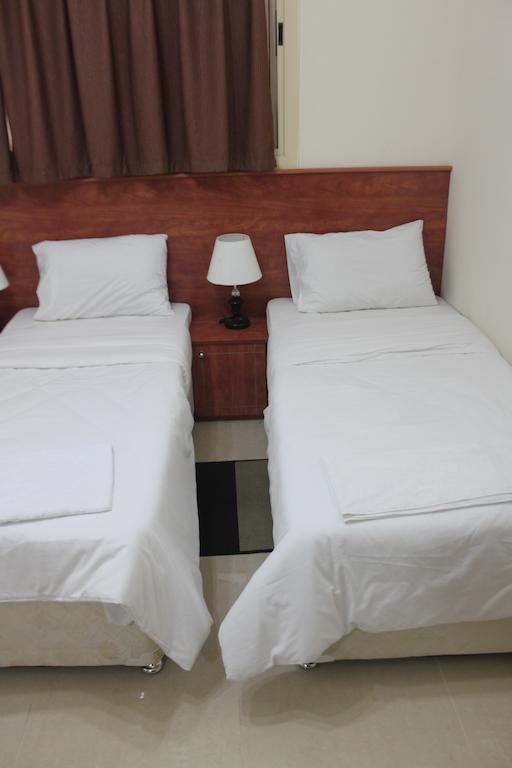 דובאי Africana Hotel מראה חיצוני תמונה